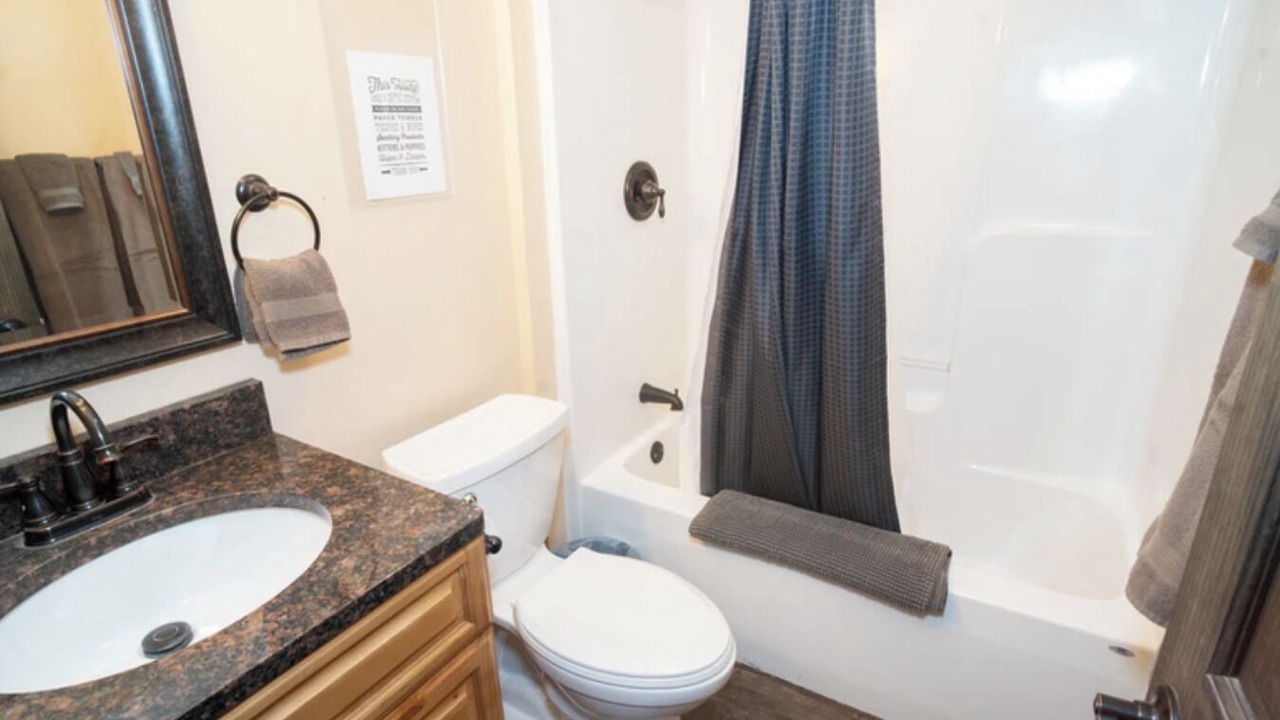 Photo of Bathroom in Attica