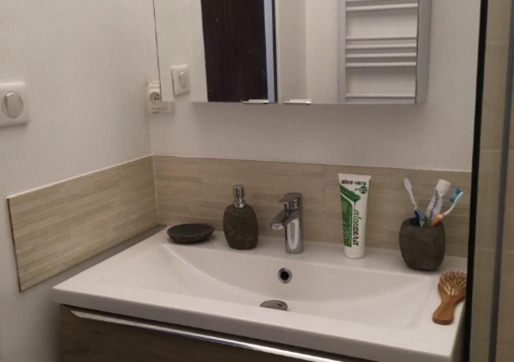 Photo of Bathroom in Le Grau-Du-Roi