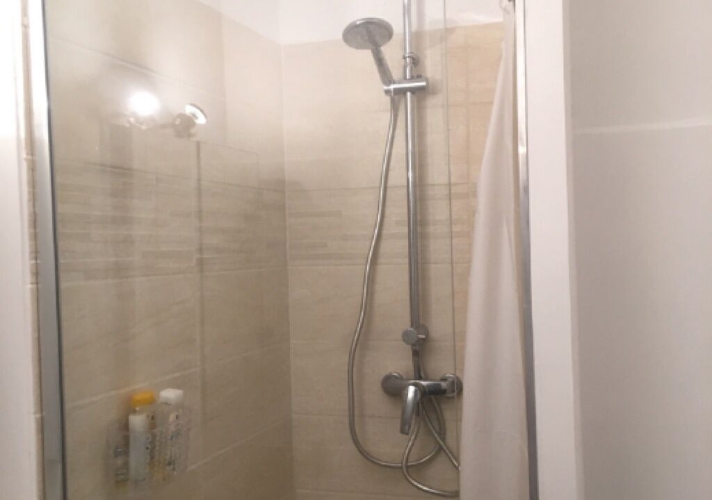 Photo of Bathroom in Le Grau-Du-Roi