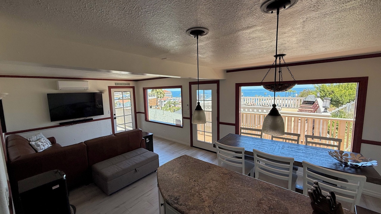 Photo of Livingroom in Avalon