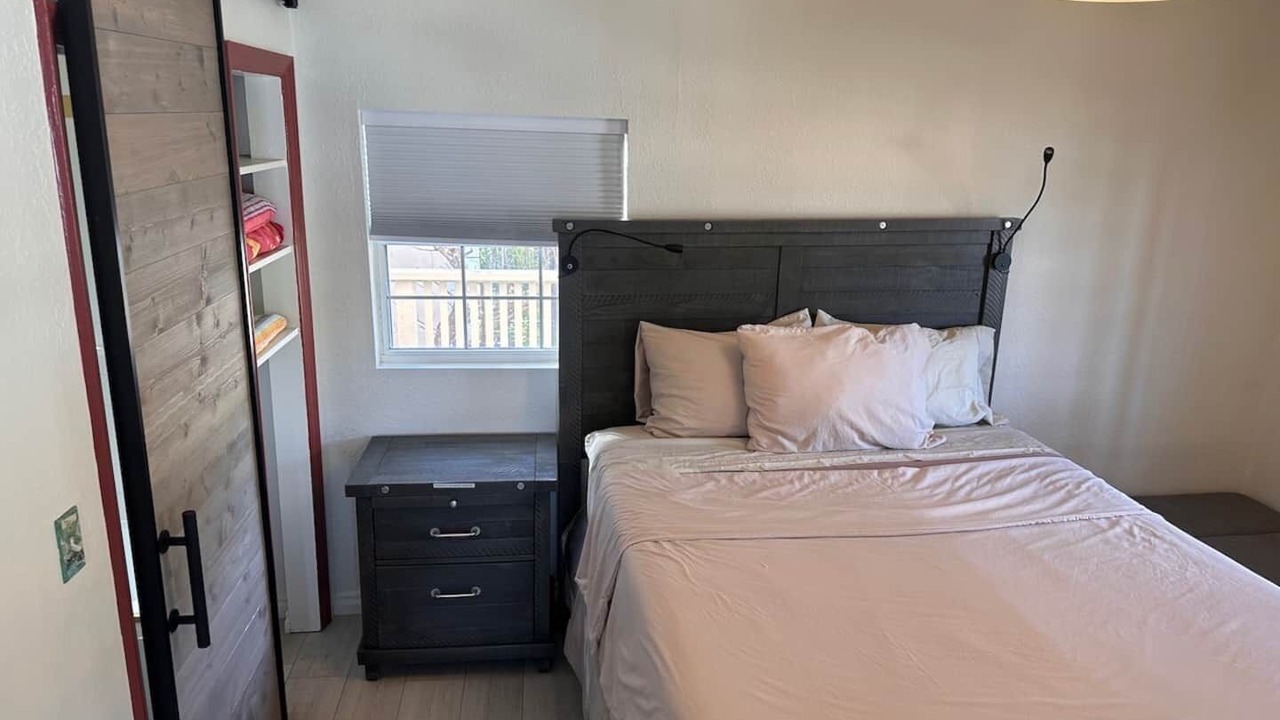 Photo of Bedroom in Avalon