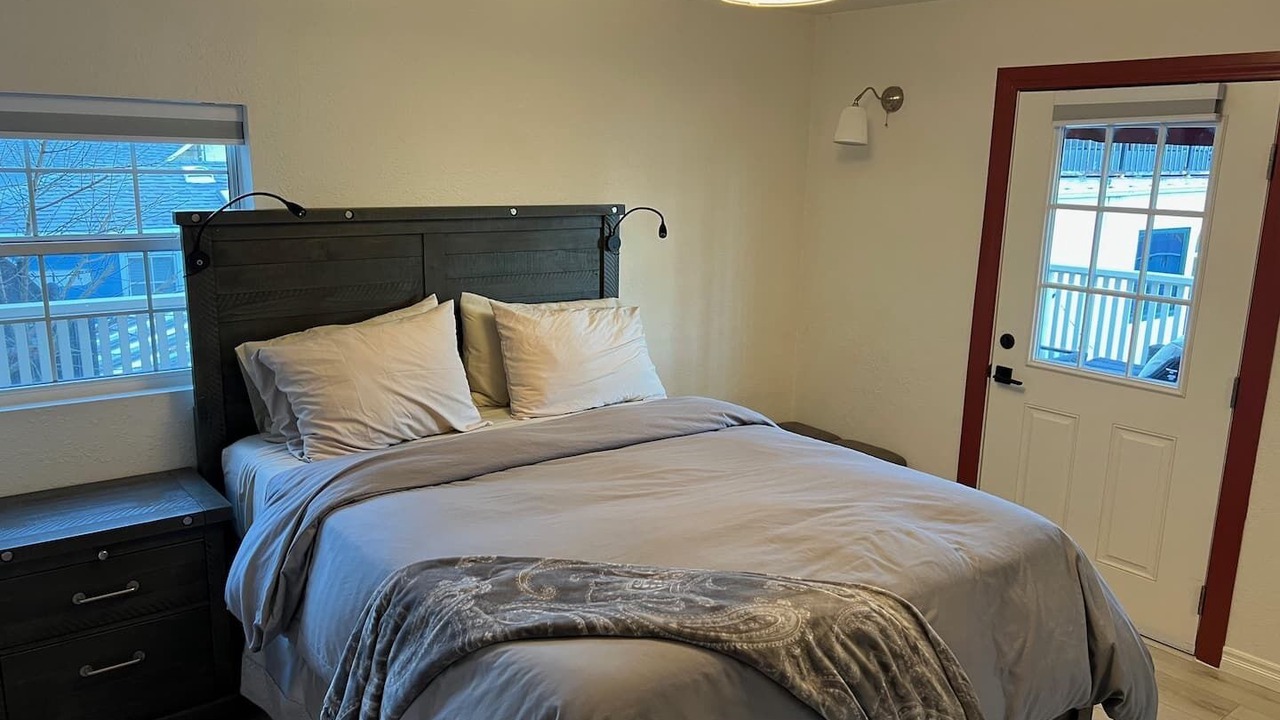 Photo of Bedroom in Avalon