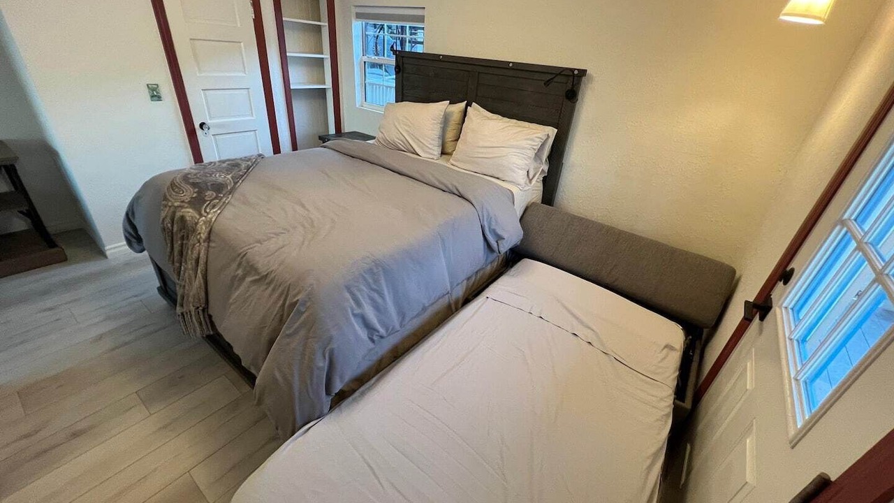 Photo of Bedroom in Avalon
