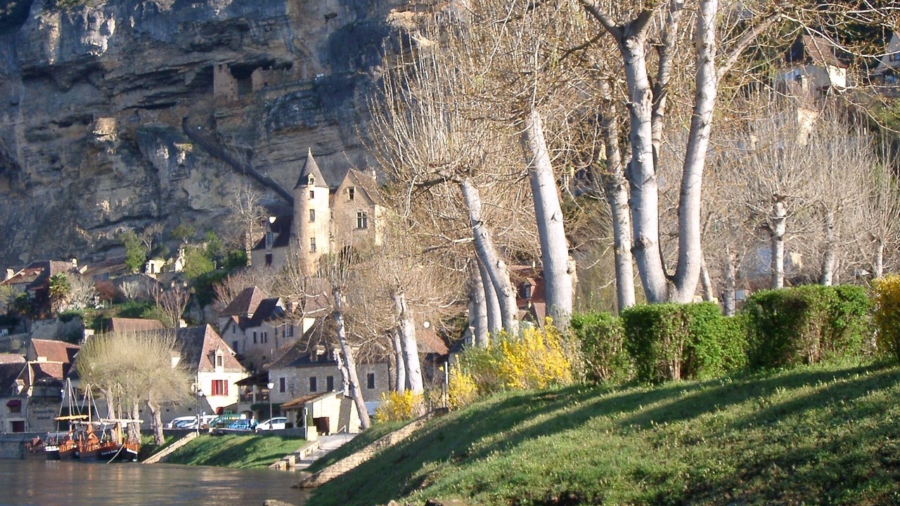 Photo of Others in Lanquais