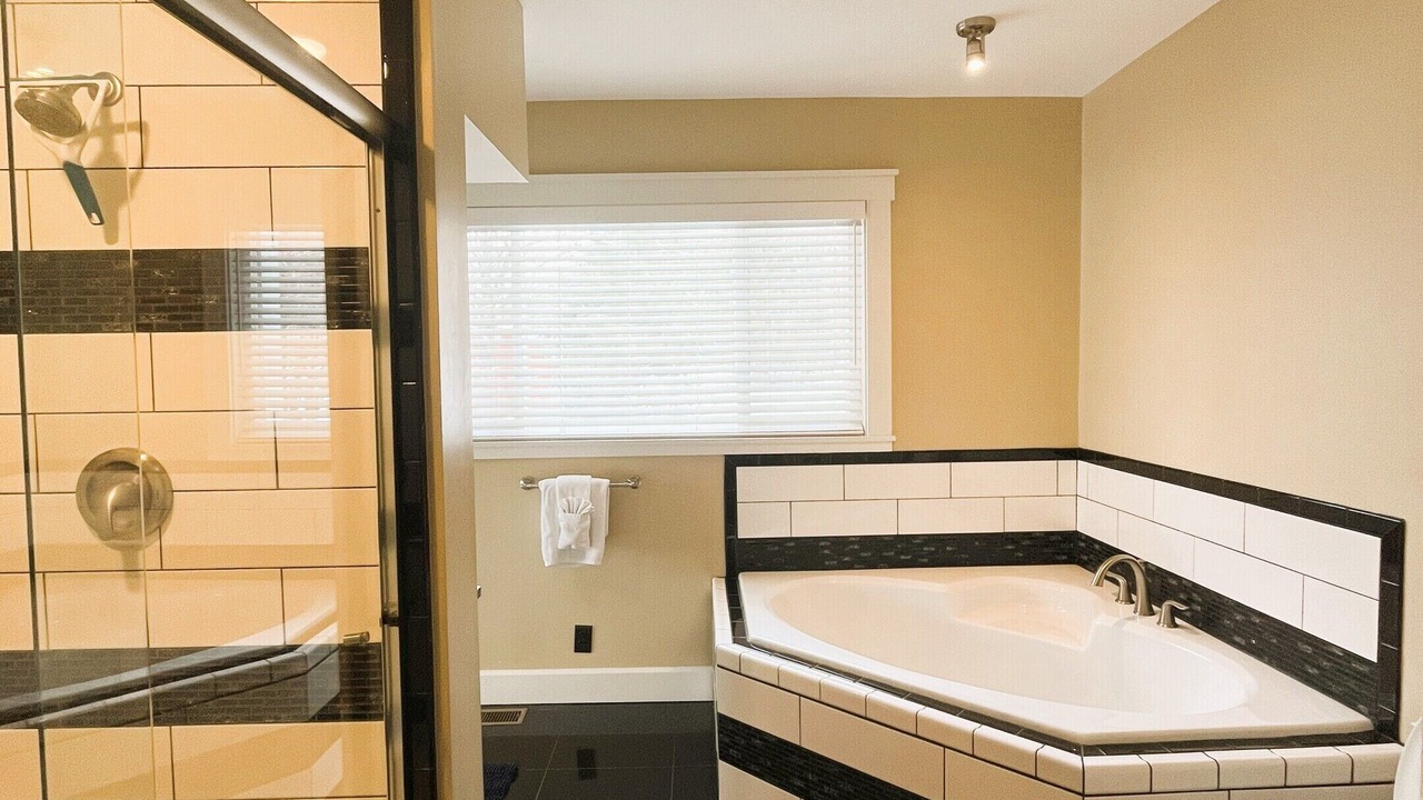 Photo of Bathroom in Logan