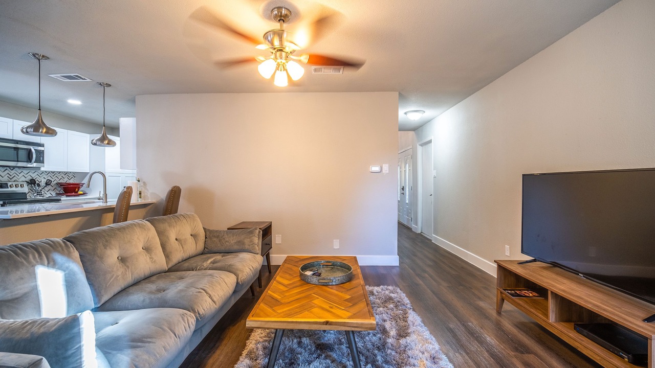 Photo of Livingroom in North Central Carrollton