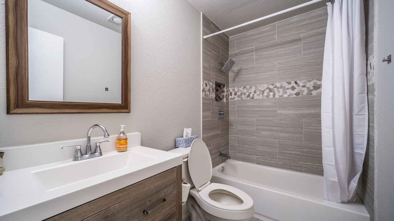Photo of Bathroom in North Central Carrollton