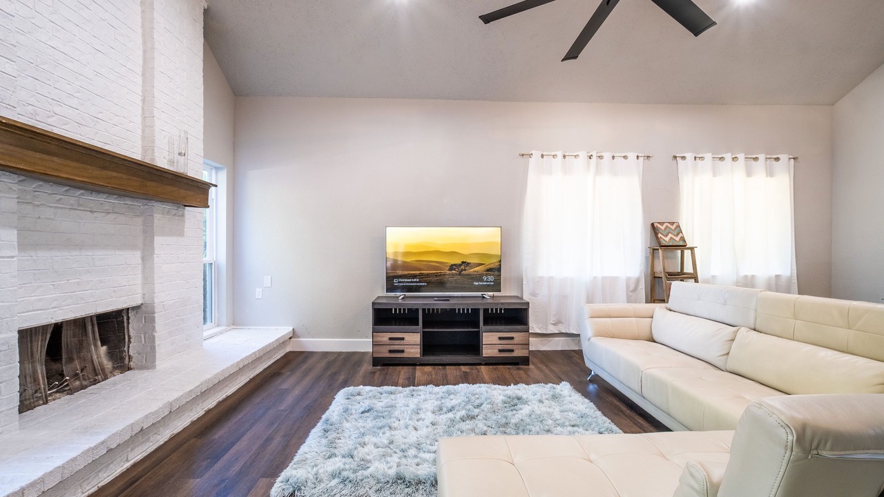Photo of Livingroom in North Central Carrollton