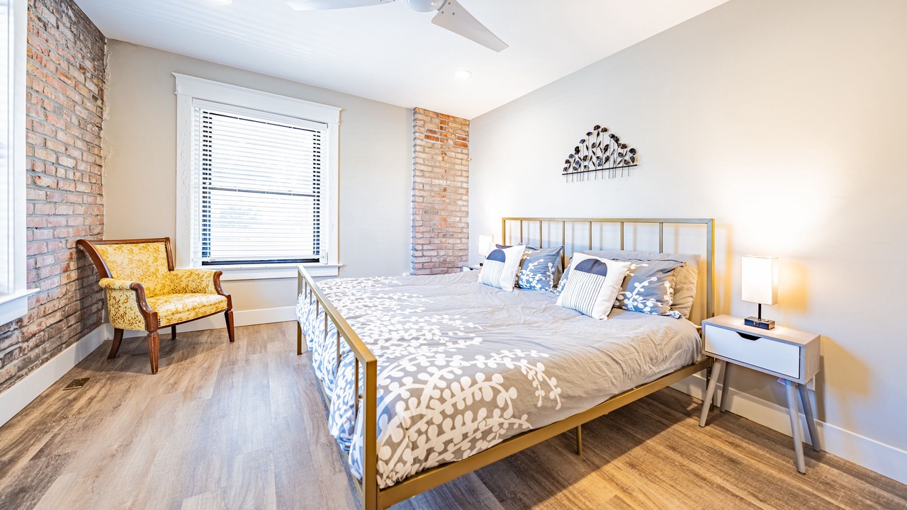 Photo of Bedroom in West Plaza