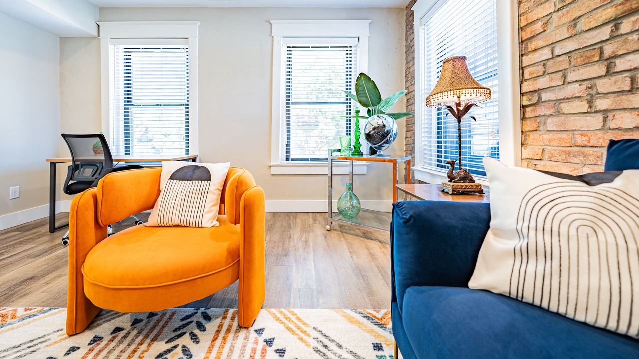 Photo of Livingroom in West Plaza
