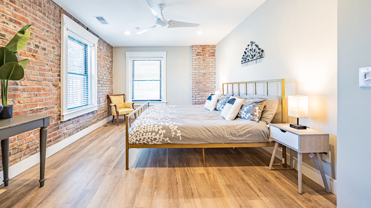 Photo of Bedroom in West Plaza