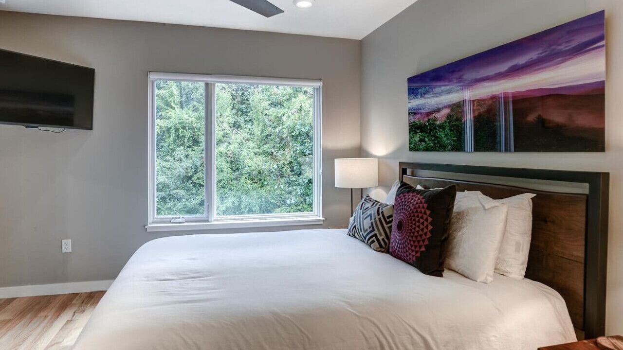 Photo of Bedroom in Asheville