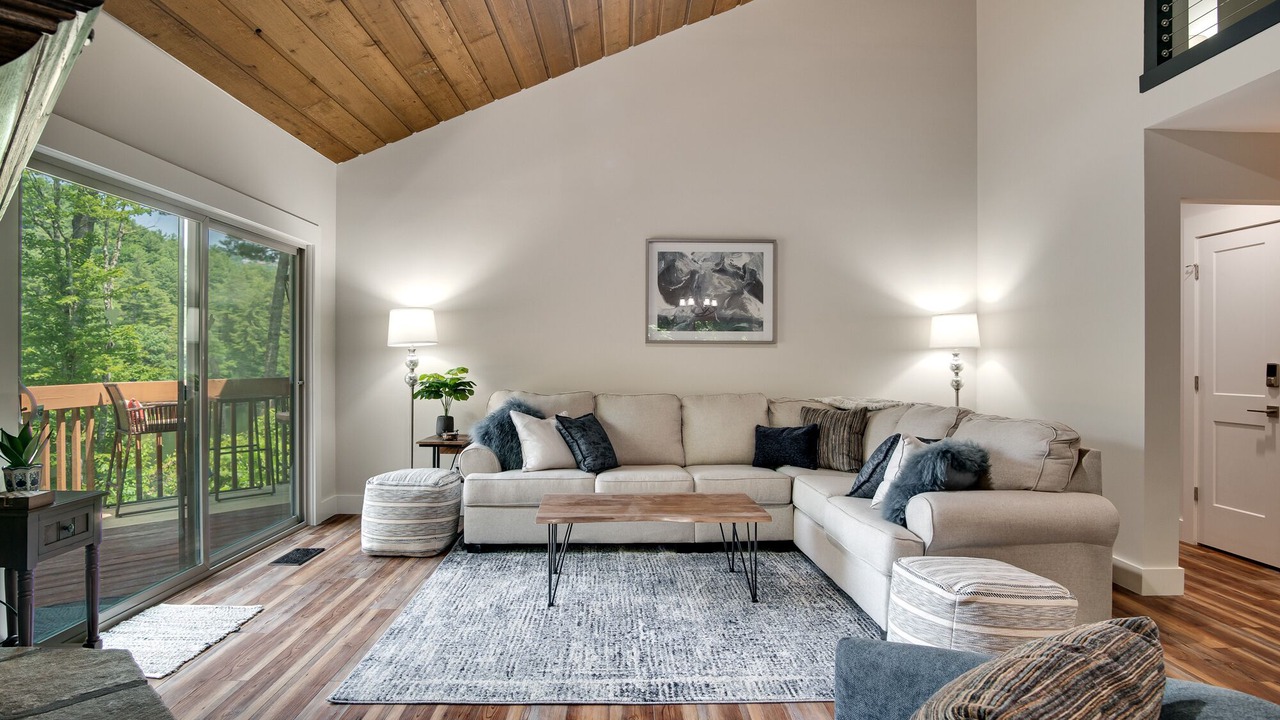 Photo of Livingroom in Sapphire