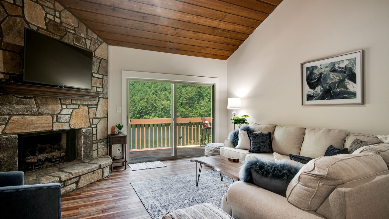 Photo of Livingroom in Sapphire