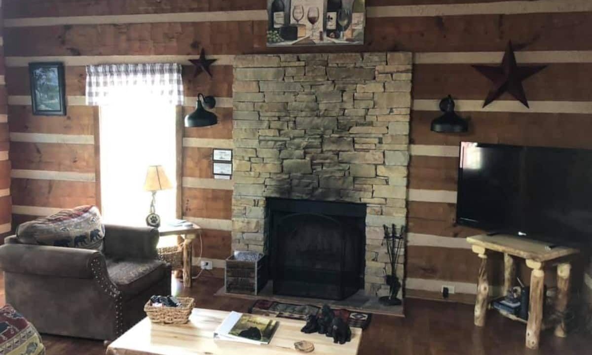 Photo of Livingroom in Rocky Grove