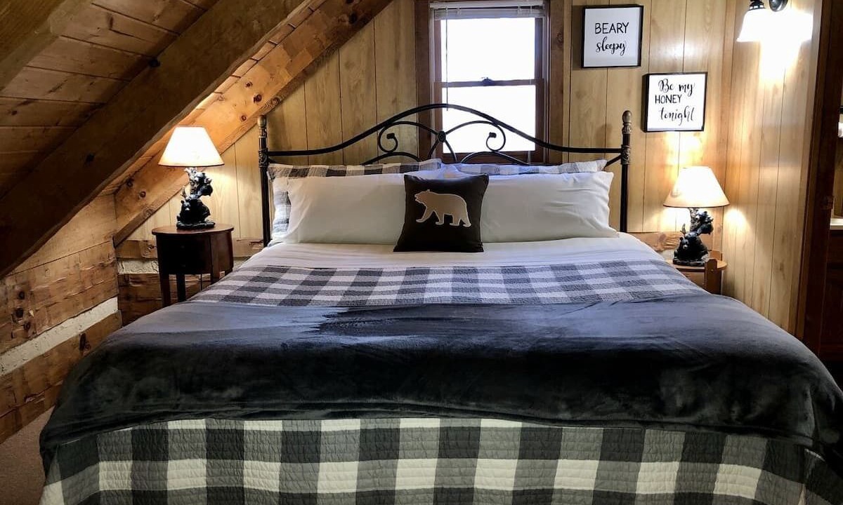 Photo of Bedroom in Rocky Grove