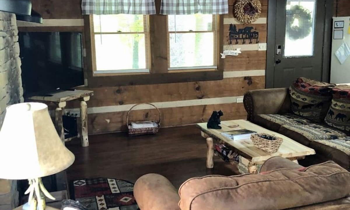 Photo of Livingroom in Rocky Grove