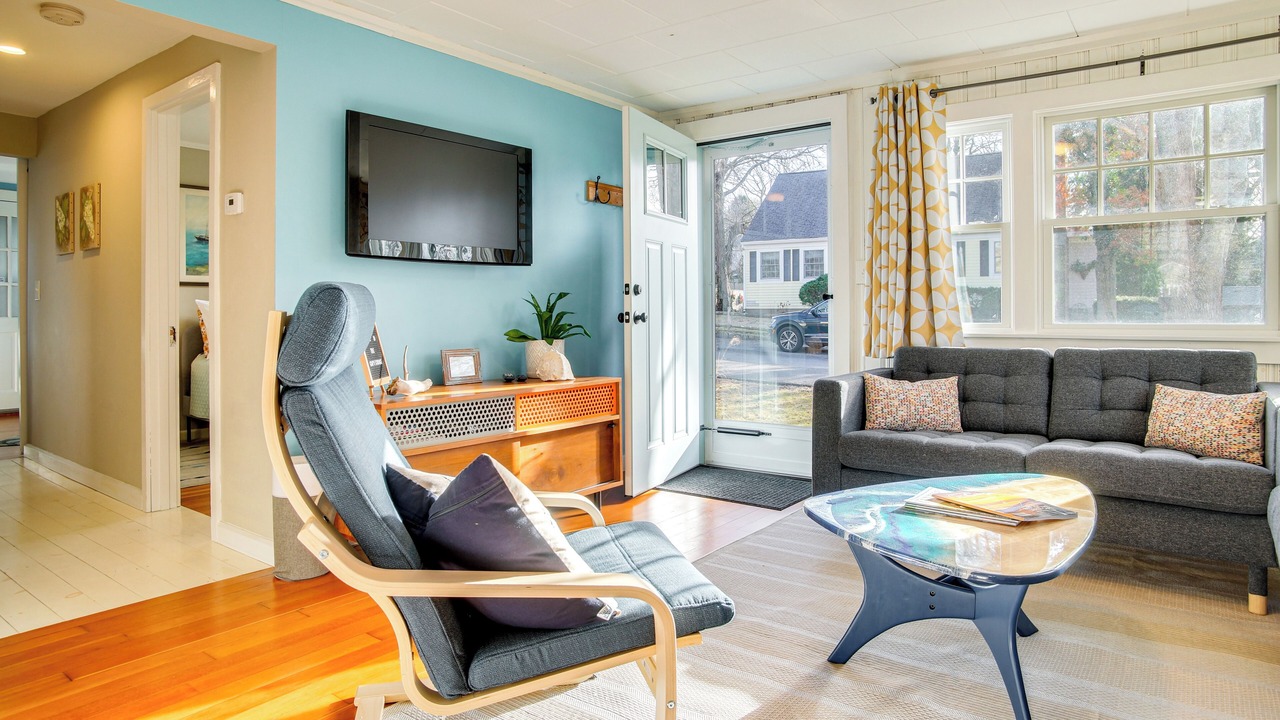 Photo of Livingroom in Monument Beach