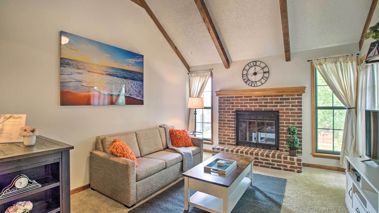 Photo of Livingroom in Shawnee