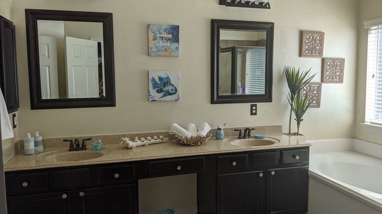 Photo of Bathroom in El Lago