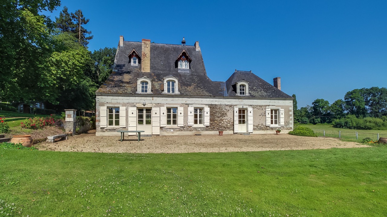 Photo of Outdoor in Montreuil-Juigne