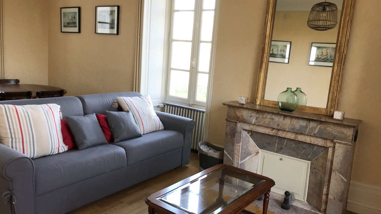 Photo of Livingroom in Montreuil-Juigne