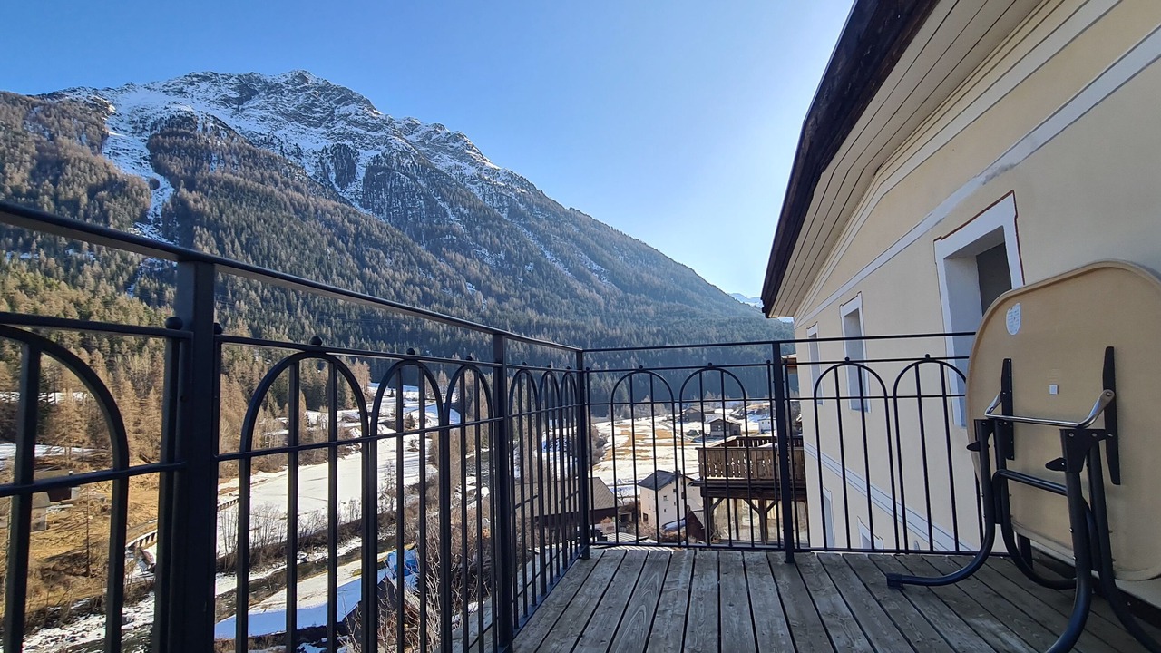 Photo of Outdoor in Lavin