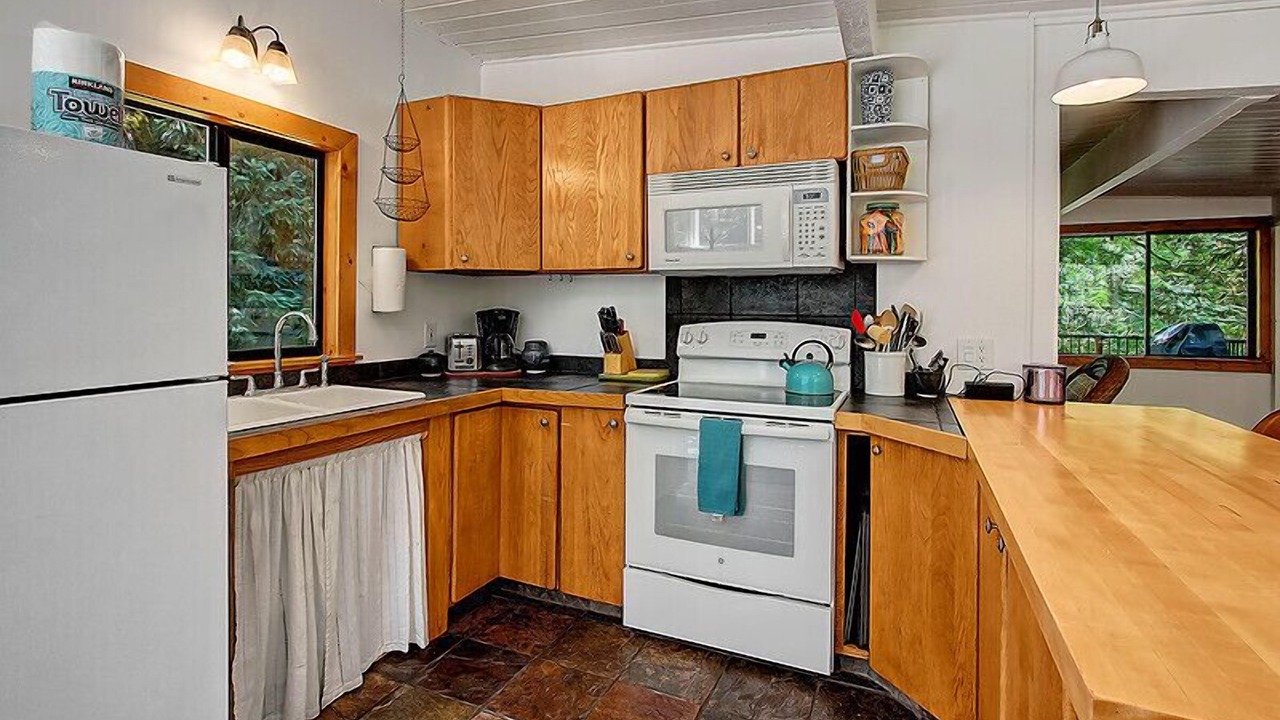 Photo of Others in Gold Bar