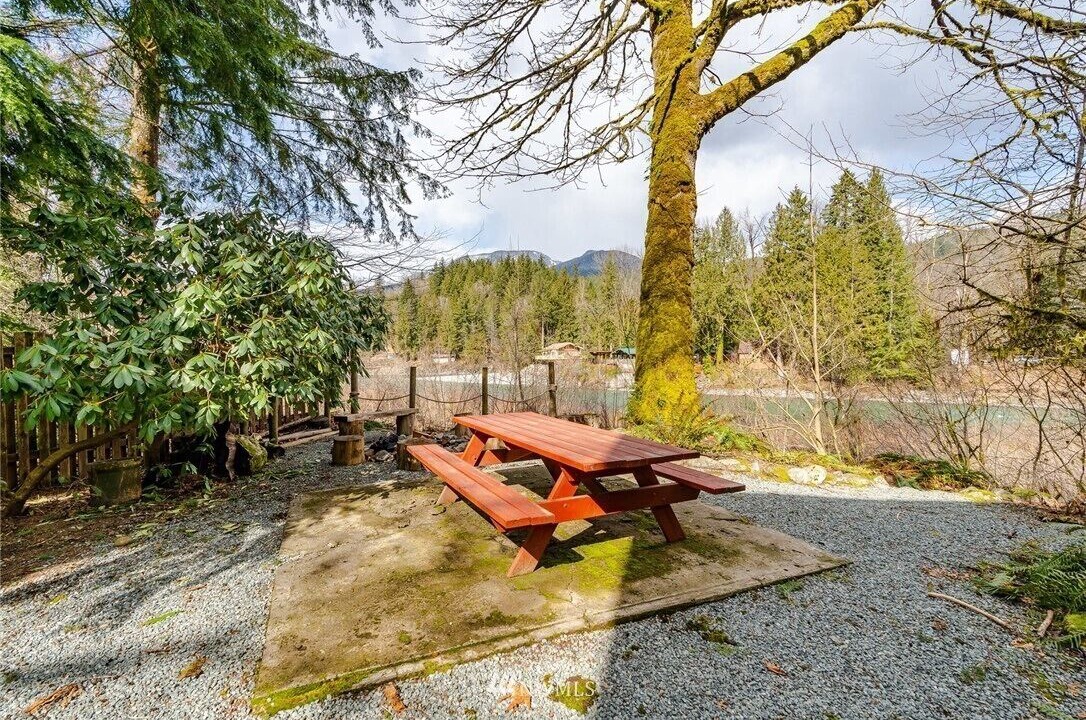 Photo of Outdoor in Gold Bar