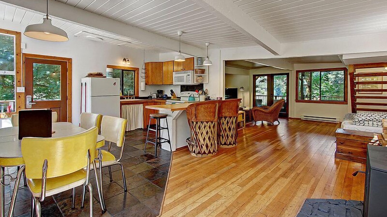 Photo of Others in Gold Bar