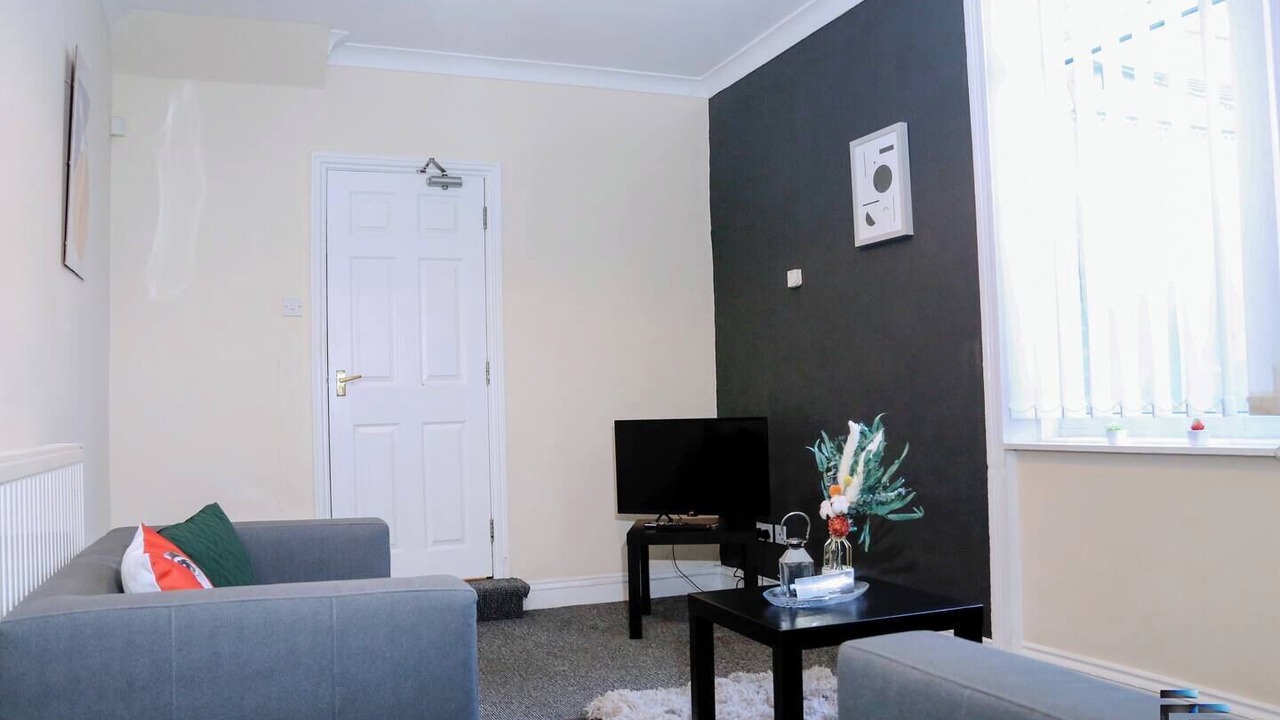 Photo of Others in Roker