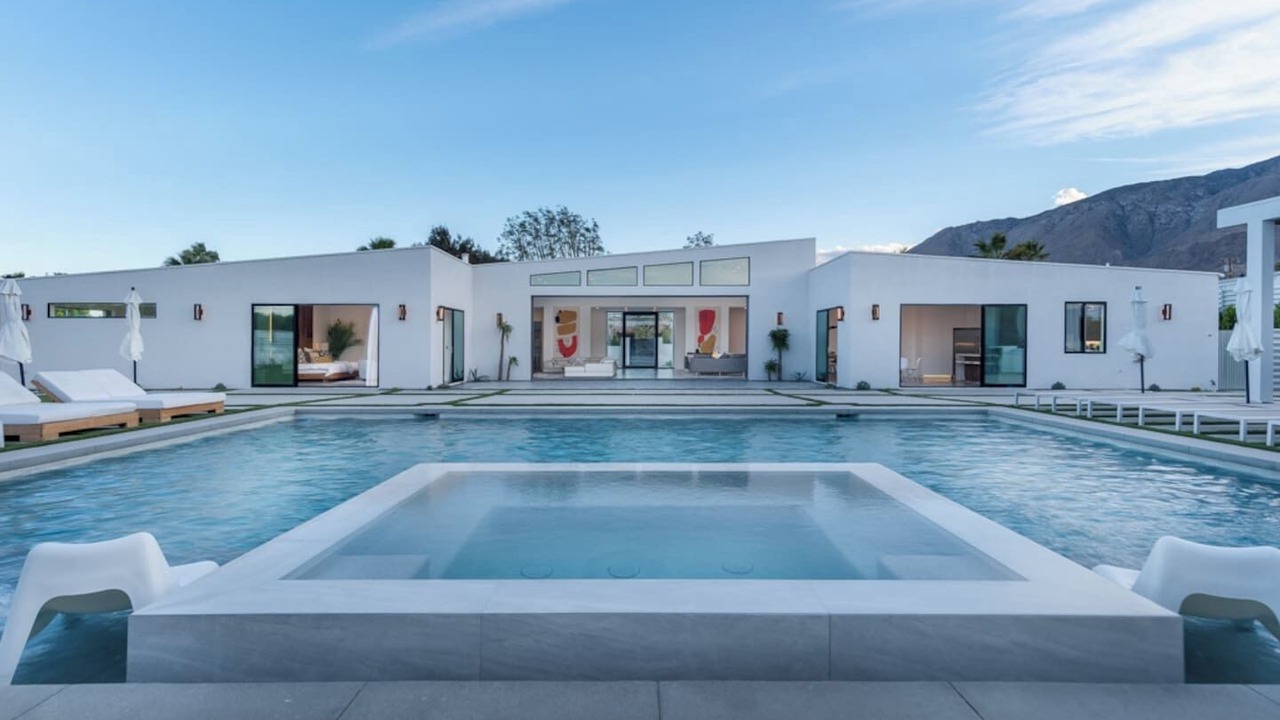 Photo of Outdoor in Racquet Club Estates