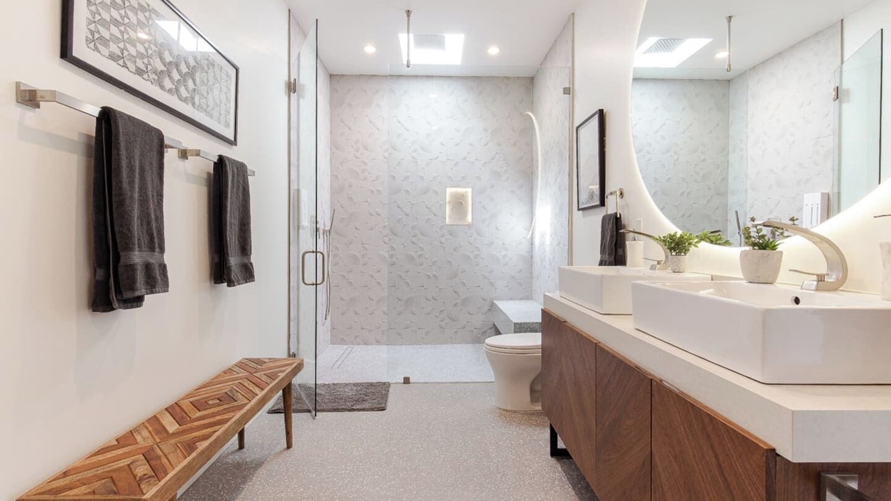 Photo of Bathroom in Racquet Club Estates