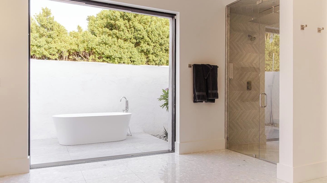 Photo of Bathroom in Racquet Club Estates
