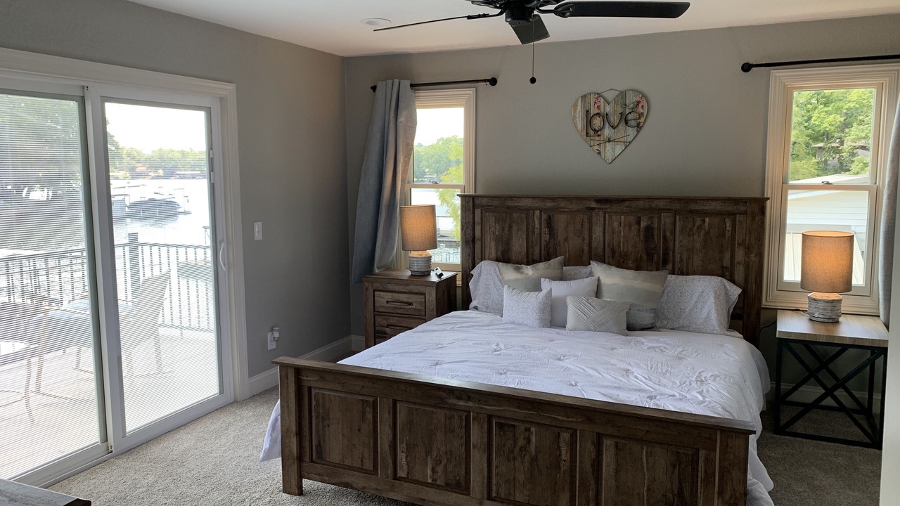 Photo of Bedroom in Sunrise Beach