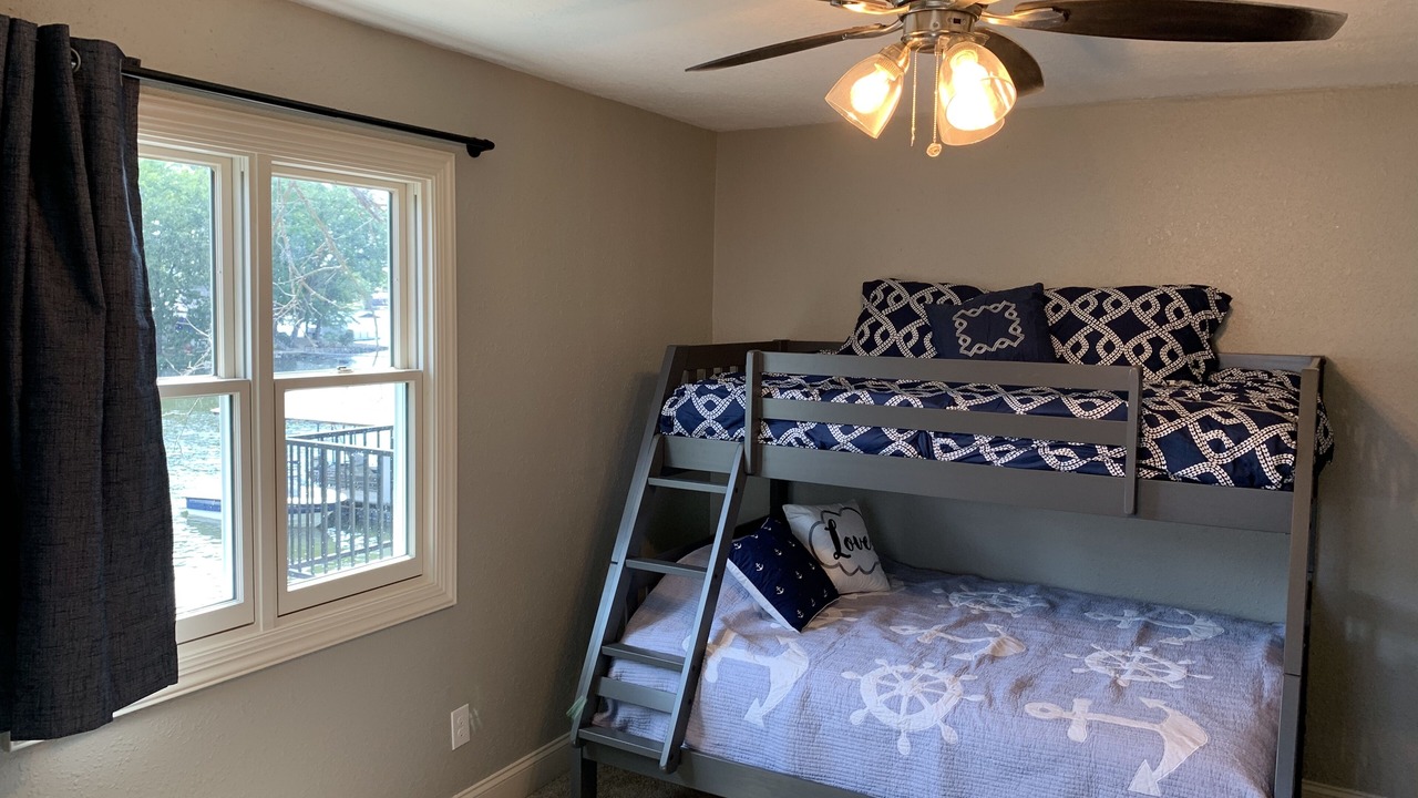 Photo of Bedroom in Sunrise Beach