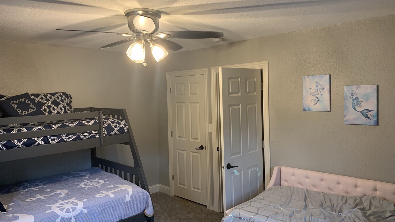 Photo of Bedroom in Sunrise Beach
