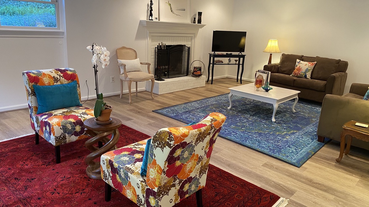 Photo of Livingroom in McLean