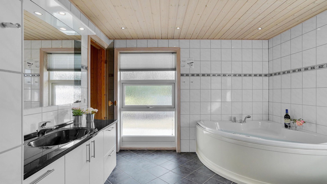 Photo of Bathroom in Hovborg