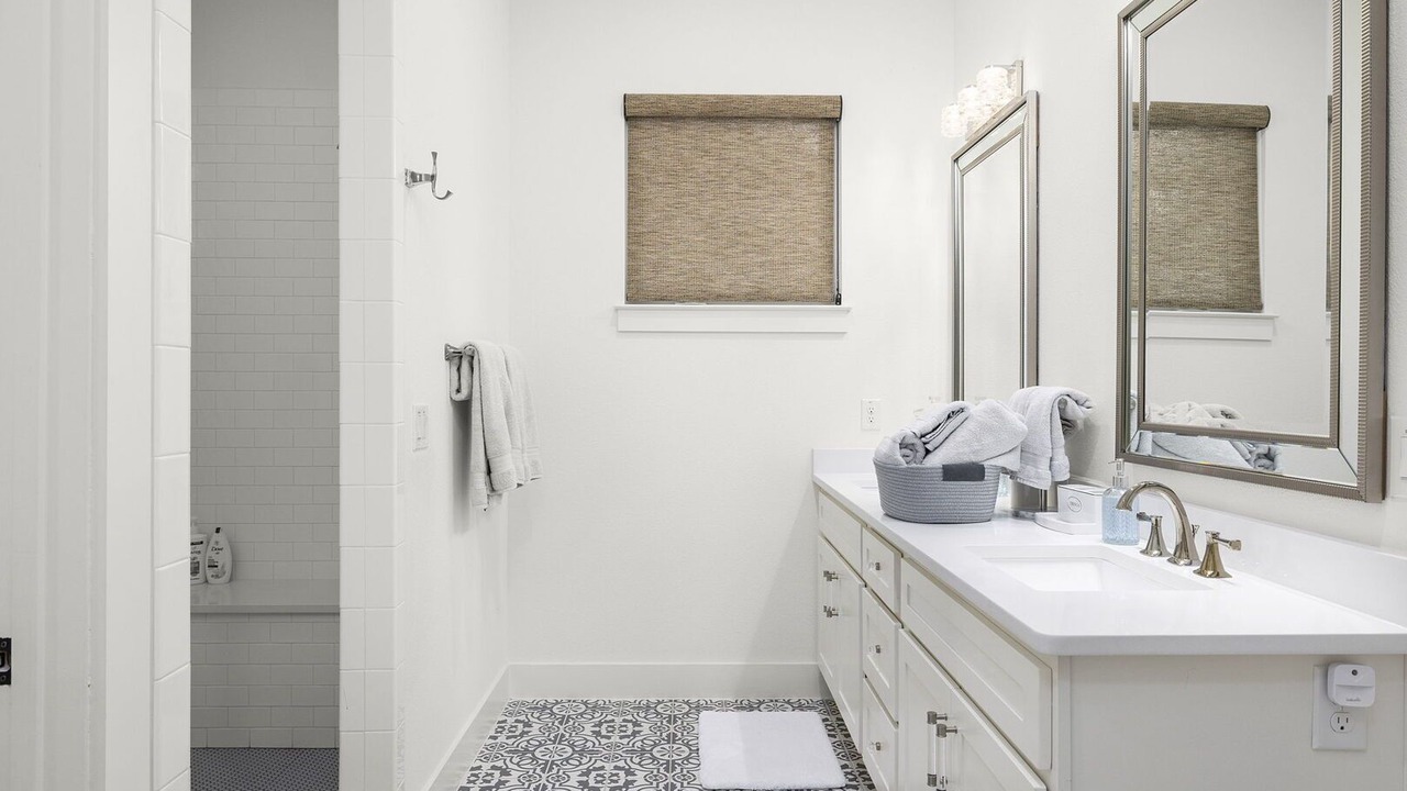 Photo of Bathroom in Canyon Lake