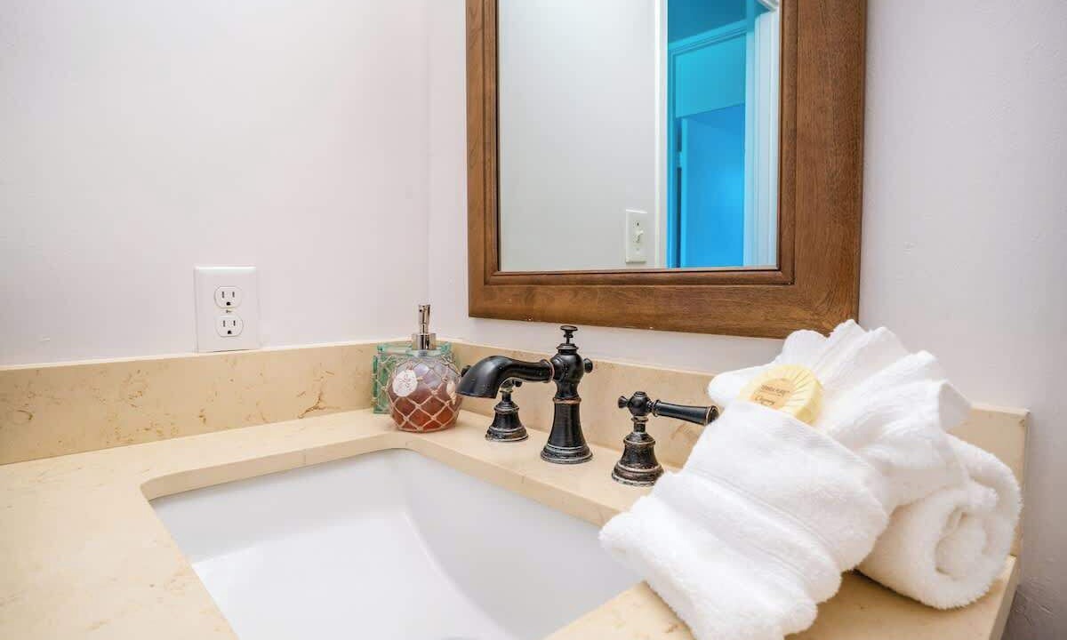 Photo of Bathroom in Kahuku
