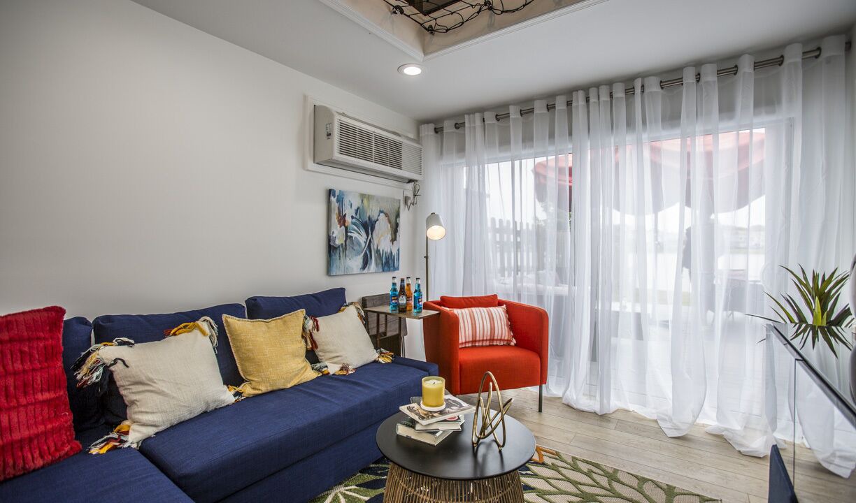 Photo of Livingroom in Downtown