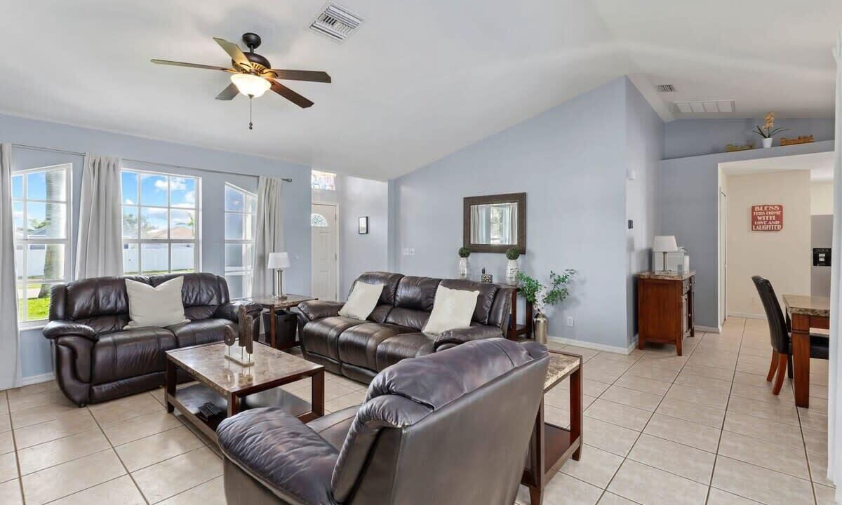 Photo of Livingroom in Trafalgar