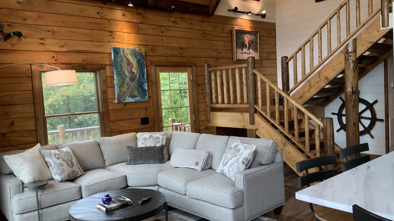 Photo of Livingroom in Guntersville