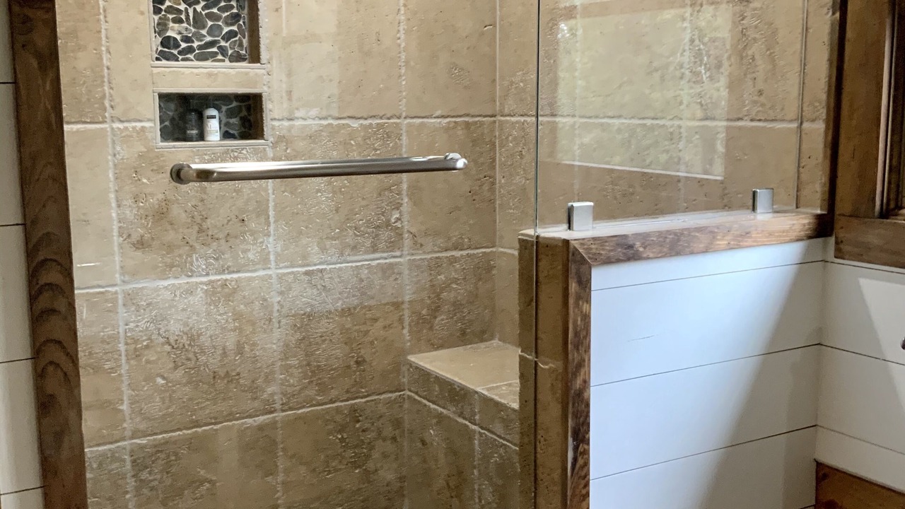 Photo of Bathroom in Guntersville