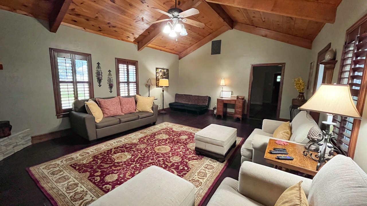 Photo of Livingroom in Lincoln Park