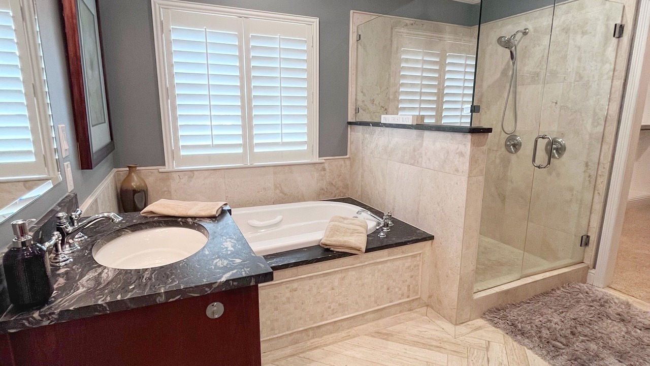 Photo of Bathroom in Lincoln Park