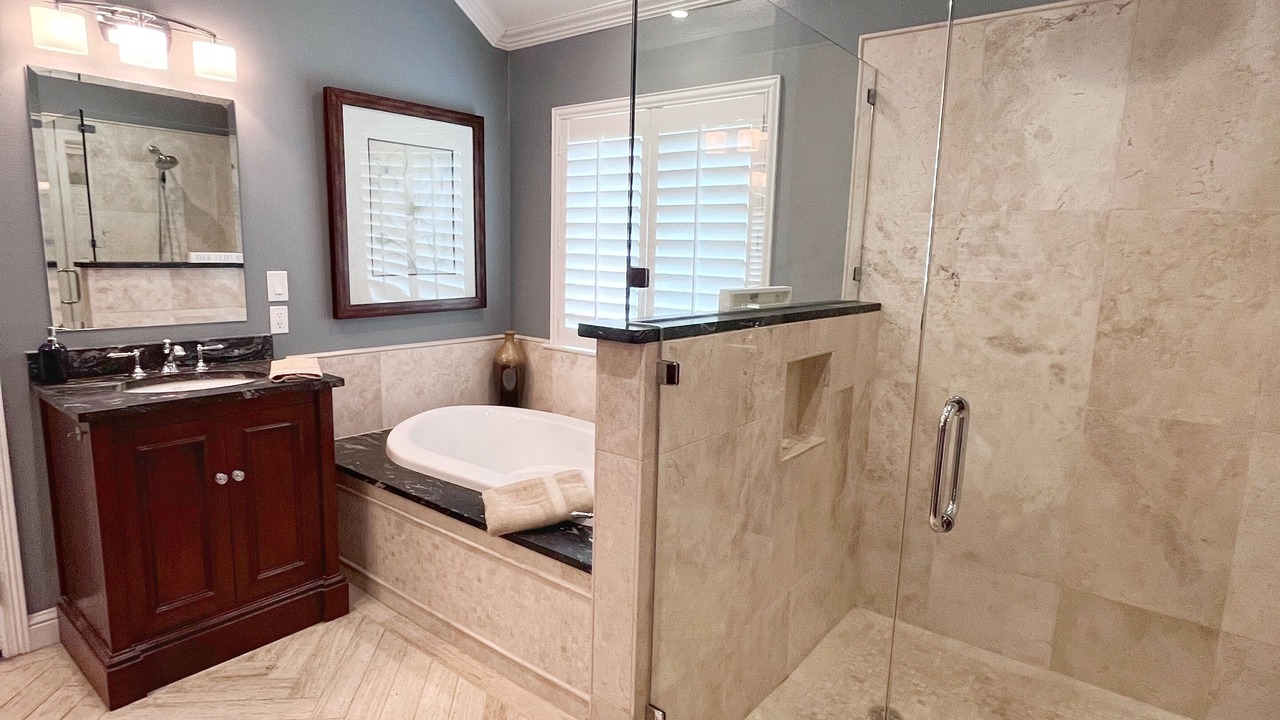 Photo of Bathroom in Lincoln Park