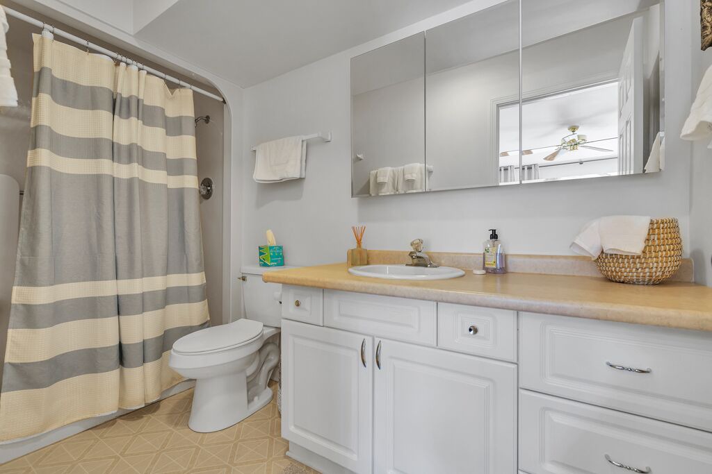 Photo of Bathroom in Sunset