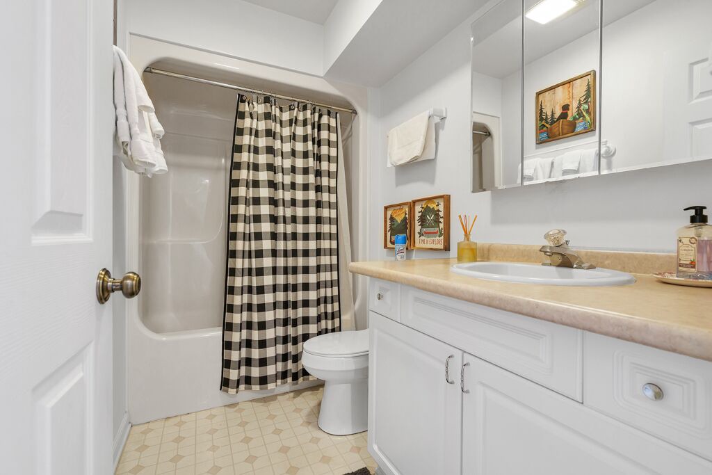 Photo of Bathroom in Sunset